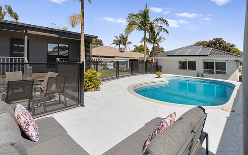 17 Sandfield Dr, Carrum Downs VIC 3201