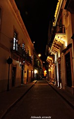 Caminando por callejones nocturnos