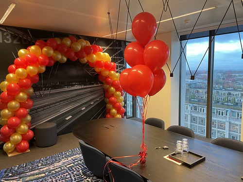 Table Decoration 6 balloons Balloon Arch 6m BDO Accountants Weena Rotterdam