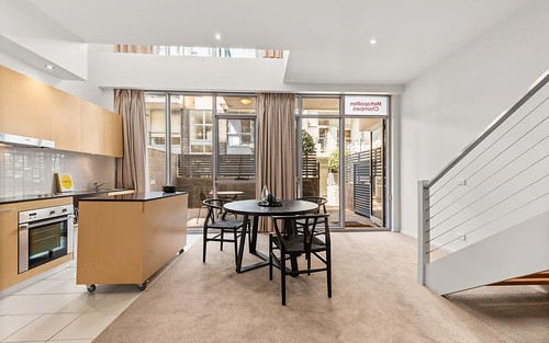 2/2 Mews West, City ACT