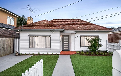 18 Arbor Tce, Avondale Heights VIC 3034