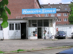 P5140049 Reste einer Tankstelle in Hamburg Hamm. (2004)