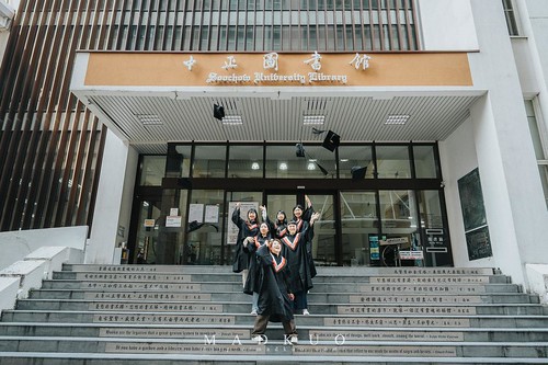 東吳大學畢業照