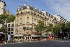 Avenue de Suffren - Paris (France)<br/>© <a href="https://flickr.com/people/24406544@N00" target="_blank" rel="nofollow">24406544@N00</a> (<a href="https://flickr.com/photo.gne?id=53425160551" target="_blank" rel="nofollow">Flickr</a>)