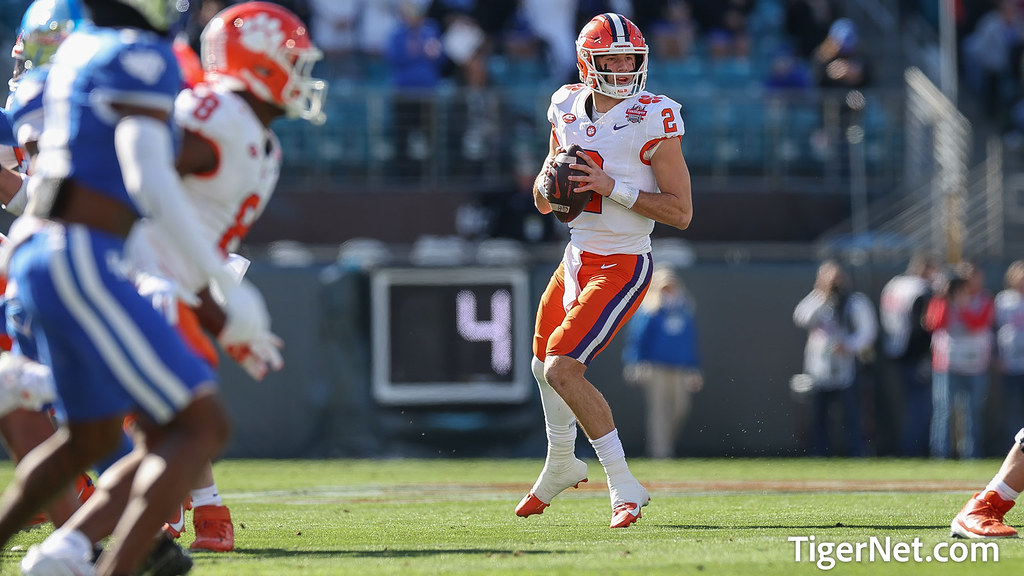 Clemson Football Photo of Cade Klubnik and kentucky