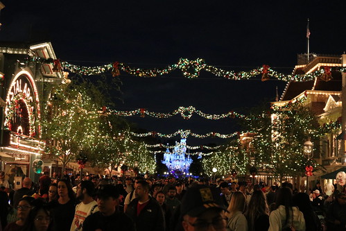 Disneyland Main Street U.S.A. at Christmas • <a style="font-size:0.8em;" href="http://www.flickr.com/photos/28558260@N04/53438852571/" target="_blank">View on Flickr</a>