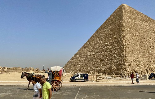 #Walking from #myHotel #around all the #Pyramids in the  #GizaNecropolis