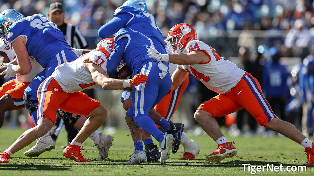 Clemson Football Photo of Banks Pope and Wade Woodaz and kentucky