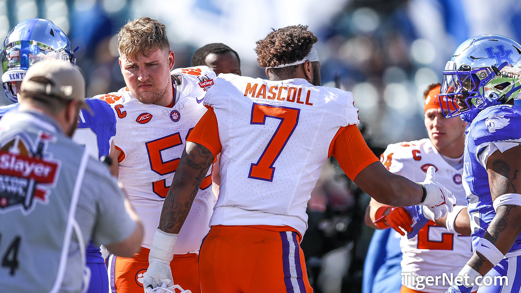 Clemson Football Photo of Justin Mascoll and Will Putnam and kentucky