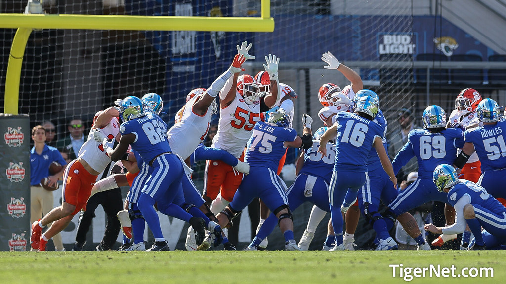 Clemson Football Photo of Payton Page and kentucky