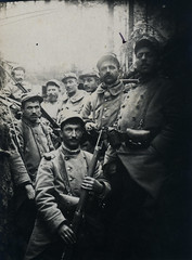 Alsace | Poilu's of the 349th Régiment d'Infanterie in a trench near Col de la Chapelotte, 1915