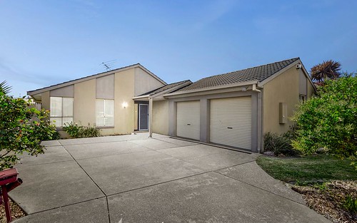 10 Cowan Court, Lovely Banks Vic