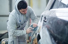 5 Methods for Removing Spray Paint from Your Car's Auto Body