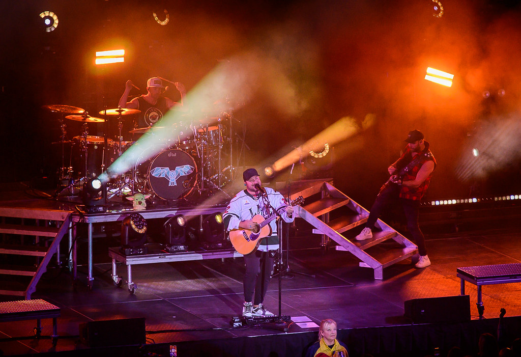 Mitchell Tenpenny images