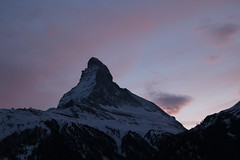 Matterhorn - Mont Cervin - Monte Cervino ( VS - I - 4`478 m - Erstbesteigung 1865 - Viertausender - Berg montagne montagna mountain ) in den Walliser Alpen - Alps bei Zermatt im Mattertal - Nikolaital im Kanton Wallis - Valais der Schweiz und Italien