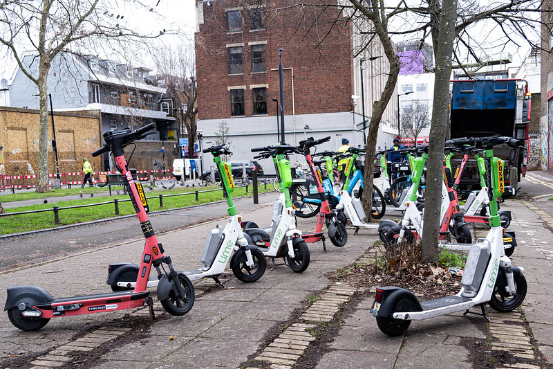 Scooters, Various, Holly Grove, Peckham<br/>© <a href="https://flickr.com/people/44079668@N07" target="_blank" rel="nofollow">44079668@N07</a> (<a href="https://flickr.com/photo.gne?id=53503022936" target="_blank" rel="nofollow">Flickr</a>)