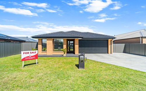 12 Kennelly Crescent, Stratford VIC