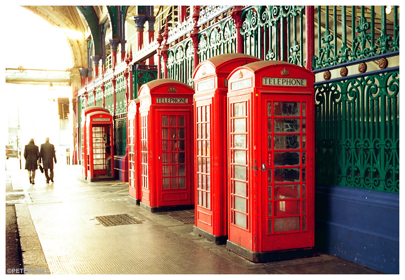 6 Telephone Boxes<br/>© <a href="https://flickr.com/people/25937668@N08" target="_blank" rel="nofollow">25937668@N08</a> (<a href="https://flickr.com/photo.gne?id=53518440278" target="_blank" rel="nofollow">Flickr</a>)
