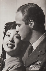 Miiko Taka and Marlon Brando in Sayonara (1957).