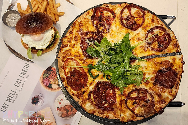 MiaCucina 台中新光店 | 超人氣創意式蔬食料理，有薄餅pizza漢堡還有大份量沙拉，就在台中新光裡面哦！ @強生與小吠的Hyper人蔘~