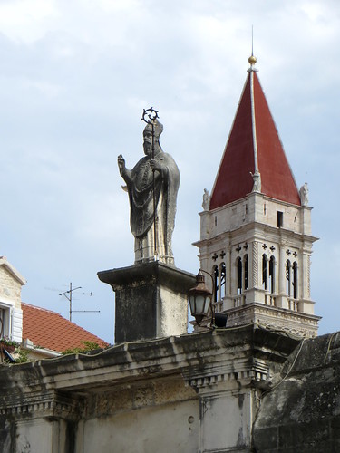 St Jean de Trogir, Bonino da Campione (1325-1397) et campanile de la cathédrale, Trogir, comitat de Split-Dalmatie, Croatie.