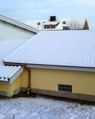 Snow on the roof of the Brastad fire station