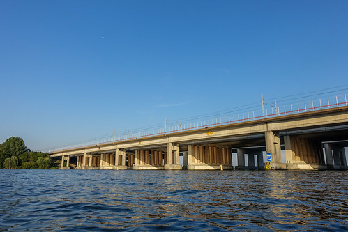 Kayaking under the Hollandse brug