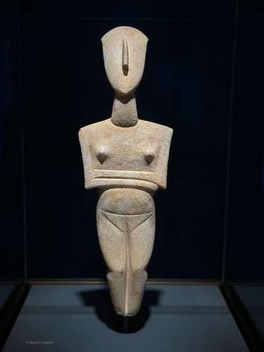 Cycladic figure of a pregnant woman