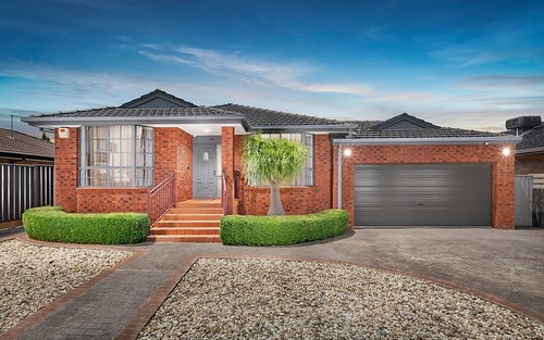30 Hawkes Dr, Mill Park VIC 3082