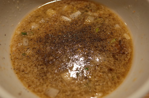 32Ricoh GRⅡ東池袋一丁目R+特製つけそばのスープを黒胡椒で味変.
