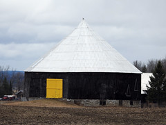 An octagonal barn (circa 1890) in Renfrew, Ontario