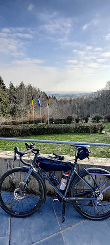 Drielandenpunt with the bike