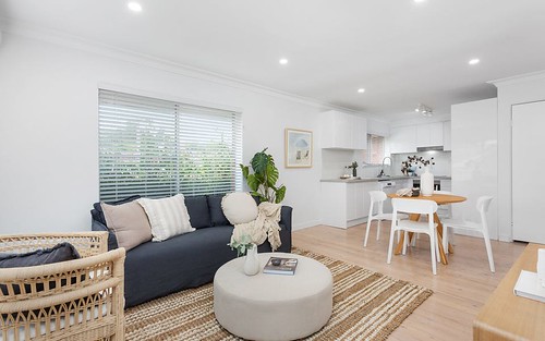 2/1 Cleverdon Crescent, Figtree NSW