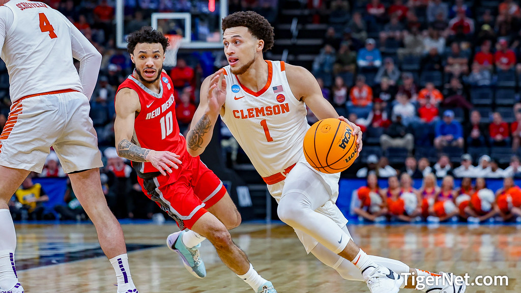 Clemson Basketball Photo of Chase Hunter and newmexico