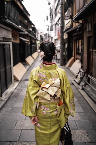 Women in kimono