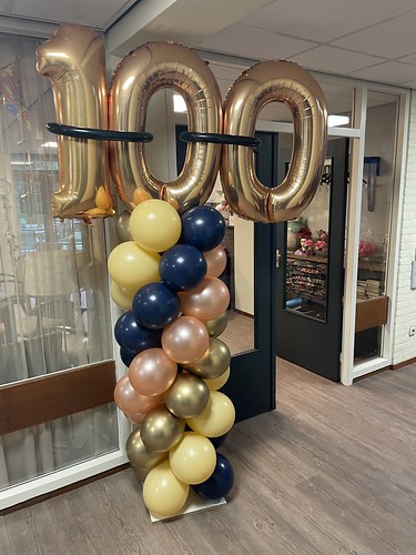 Balloon Column with Foilballoon 100 Years Birthday Breggesteyn Rotterdam