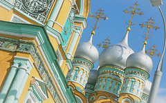 Russian Federation, Architecture of Holy Moscow, Silver Cupolas of Church of Saint Gregory of Neocaesarea with the Bell Clock tower (founded in 1445, built in 1679),  Bolshaya Polyanka street, Yakimanka district. Православнаѧ Црковь.