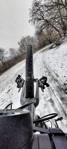 Gravel biking around Naarden on the snow and ice