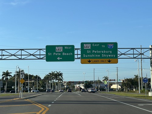 Junction of Florida State Route 679 and 682, St. Petersburg, Florida