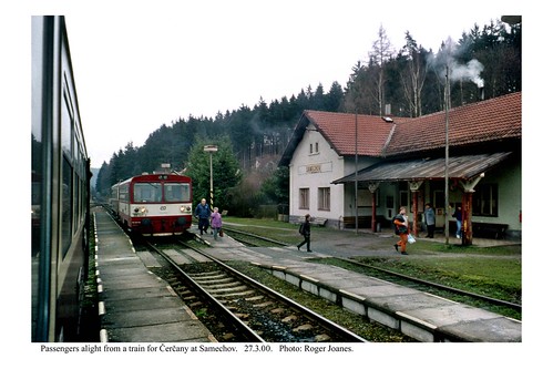 Samechov. Train for Čerčany. 27.3.00