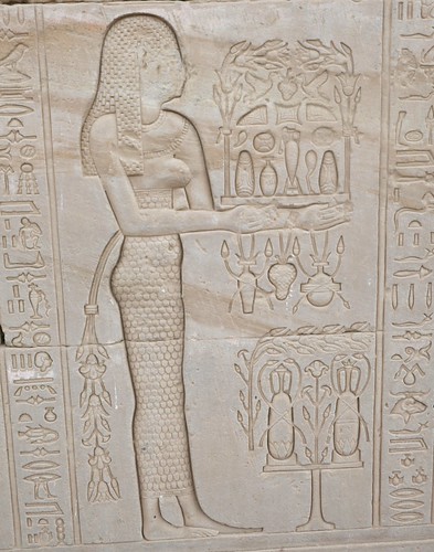 Beauté des détails, paroi sud du temple d'Hathor, Ier siècle après JC, Dendérah, commune et gouvernorat de Qena, Egypte.