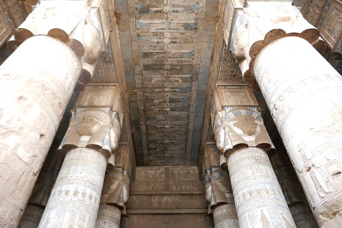 Pronaos, grande salle hypostyle, temple d'Hathor, Ier siècle après JC, Dendérah, commune et gouvernorat de Qena, Egypte.
