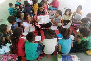 Blue Pen’s Volunteer Chanchal taught social studies  to pre primary students at nithari slums, today 7th Mar,24