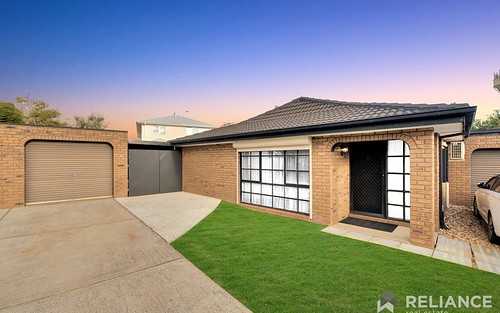 8/23-25 Finch Road, Werribee South VIC