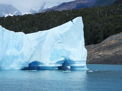 8539exinP cruising by---Perito Moreno iceberg