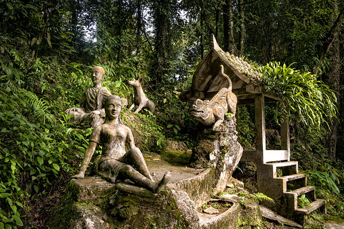 Of Koh Samui, Durian, bare breasted women, Buddha and a springing predator at the Secret Garden in Thailand