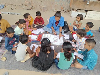 At Ashok Nagar slums, Blue Pen’s Neha taught Hindi varnmala to pre primary students, today 14th Mar,24