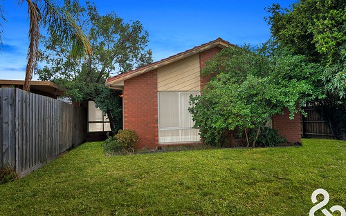 8 Moore Cl, Mill Park VIC 3082