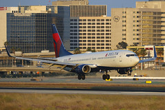 N372DA, Boeing 737-800, Delta Airlines, Los Angeles