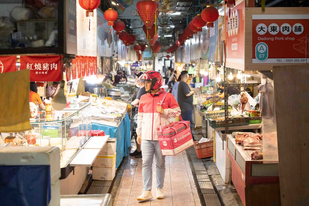 【新聞圖片 5】foodpanda 未來將計畫開拓黃昏市場外送服務，讓消費者有更多元的採購選擇，期待為台南市民提供更多元的購物選擇
